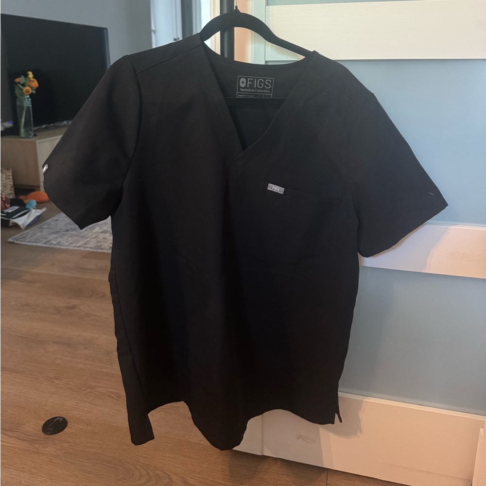 Figs Black Scrub Top